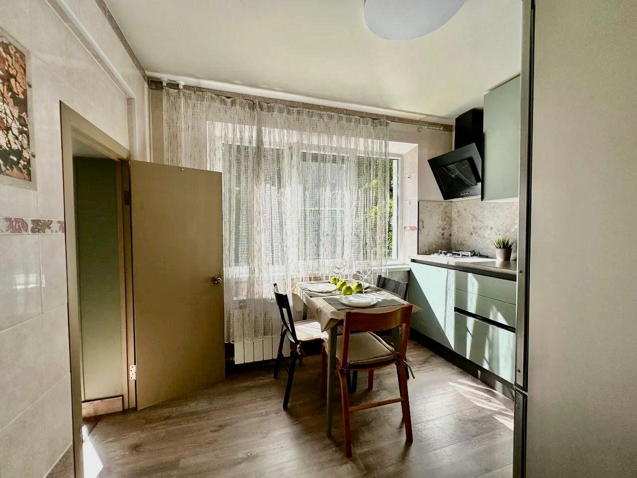 Квартира (С лоджией), Апартаменты Sun City Apartments на Красноармейской 4