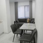Апартаменты (Пятиместные 305 с балконом), Апартаменты На улице Светлой