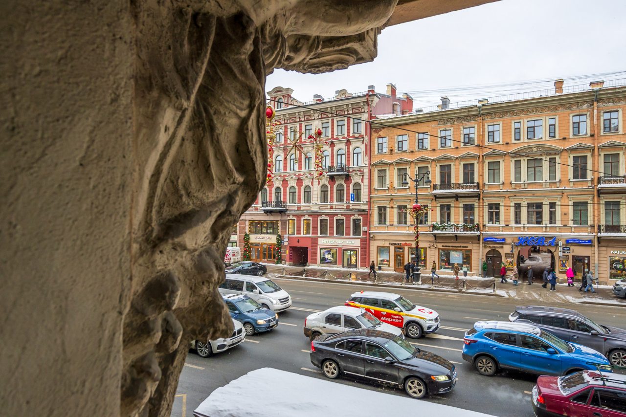 Квартира (С видом на Невский), Апартаменты 1912 на Пушкинской