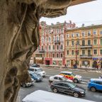 Квартира (С видом на Невский), Апартаменты 1912 на Пушкинской