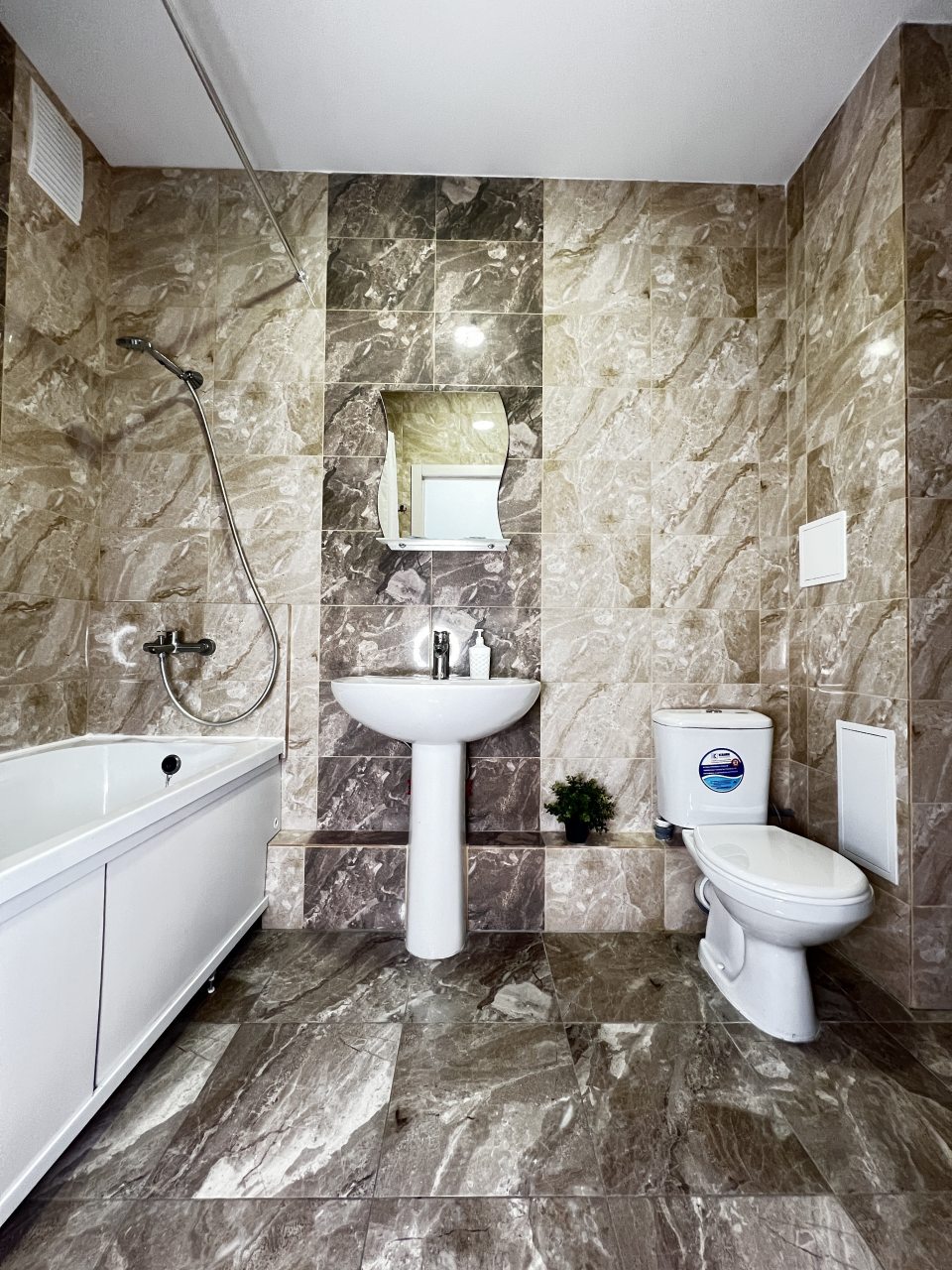 Шестиместный (Ясный берег 33, 1 этаж), Апартаменты HOME Ясный берег 33