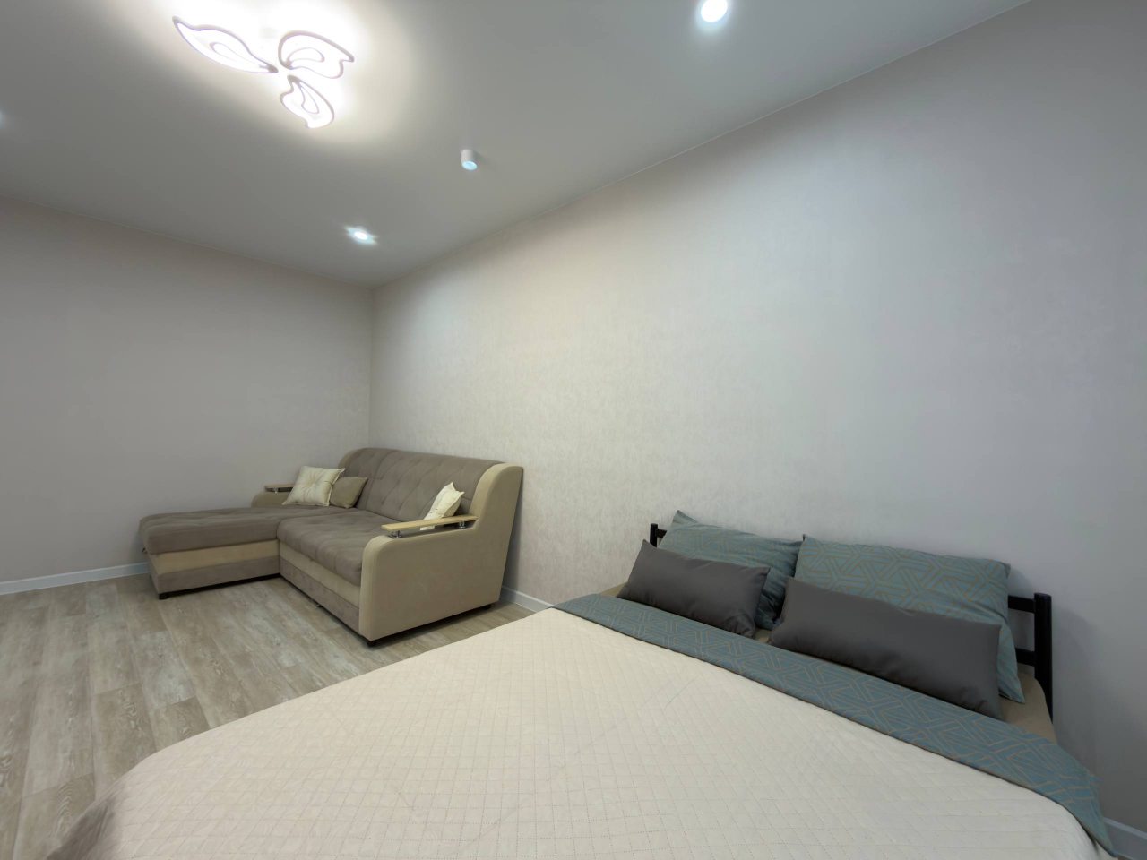 Шестиместный (Ясный берег 33, 9 этаж), Апартаменты HOME Ясный берег 33