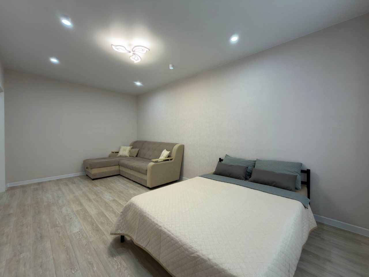 Шестиместный (Ясный берег 33, 9 этаж), Апартаменты HOME Ясный берег 33