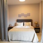 Двуспальная кровать