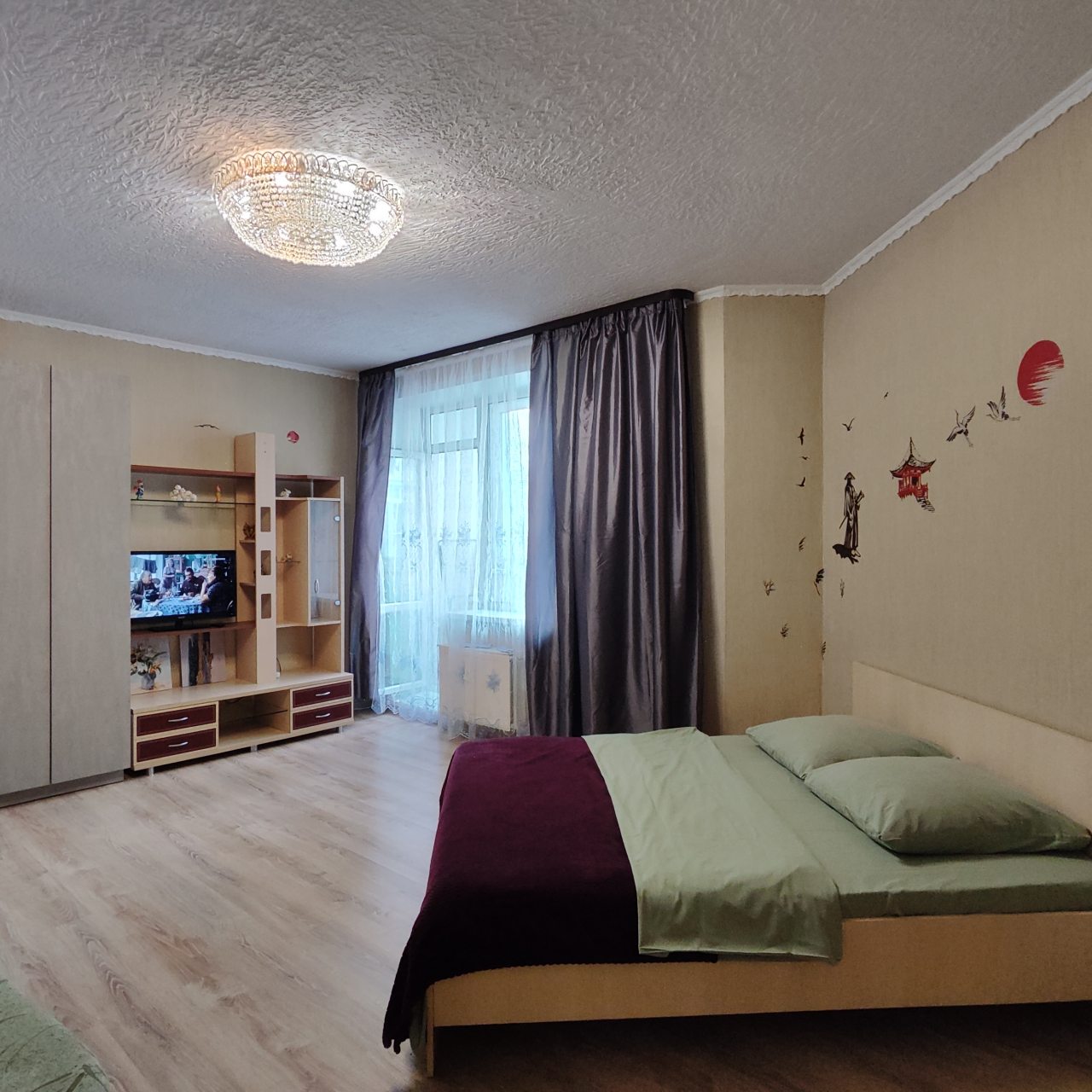Квартира (Большая у ТЦ Крейсер), Апартаменты На Ставровской 1