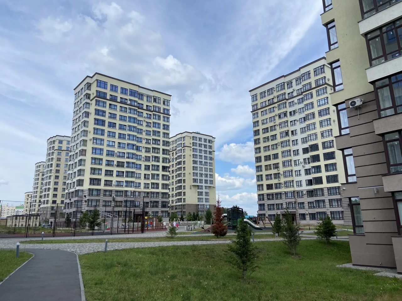 Апартаменты (Сибирь Хаус около Аэропорта), Апартаменты Сибирь Хаус рядом с Аэропортом