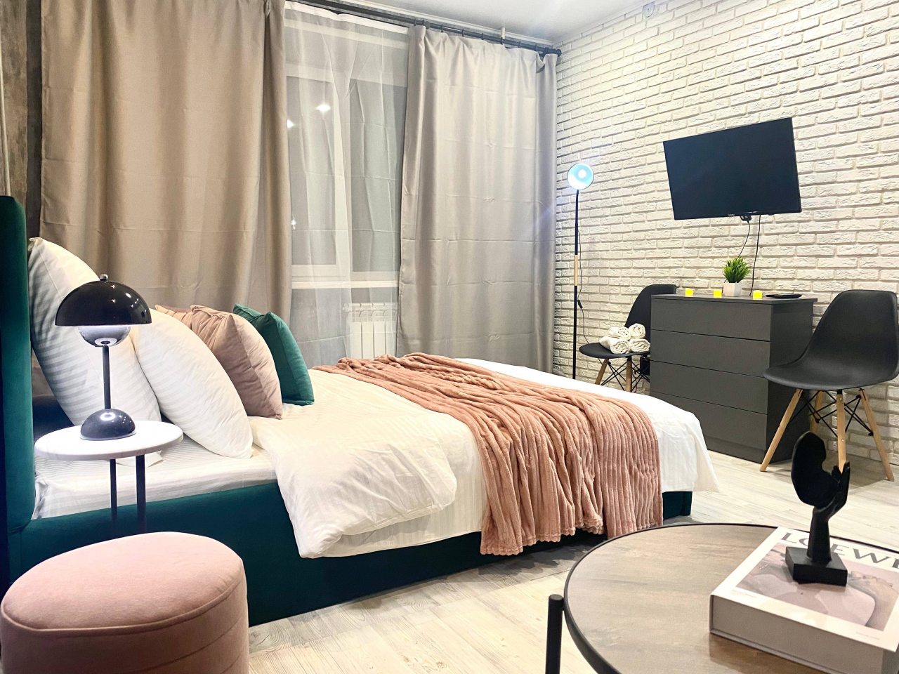 Четырехместный (У Гостиного двора — Liberty Sity Apartments), Апартаменты Liberty Sity Apartments на Революционной 14