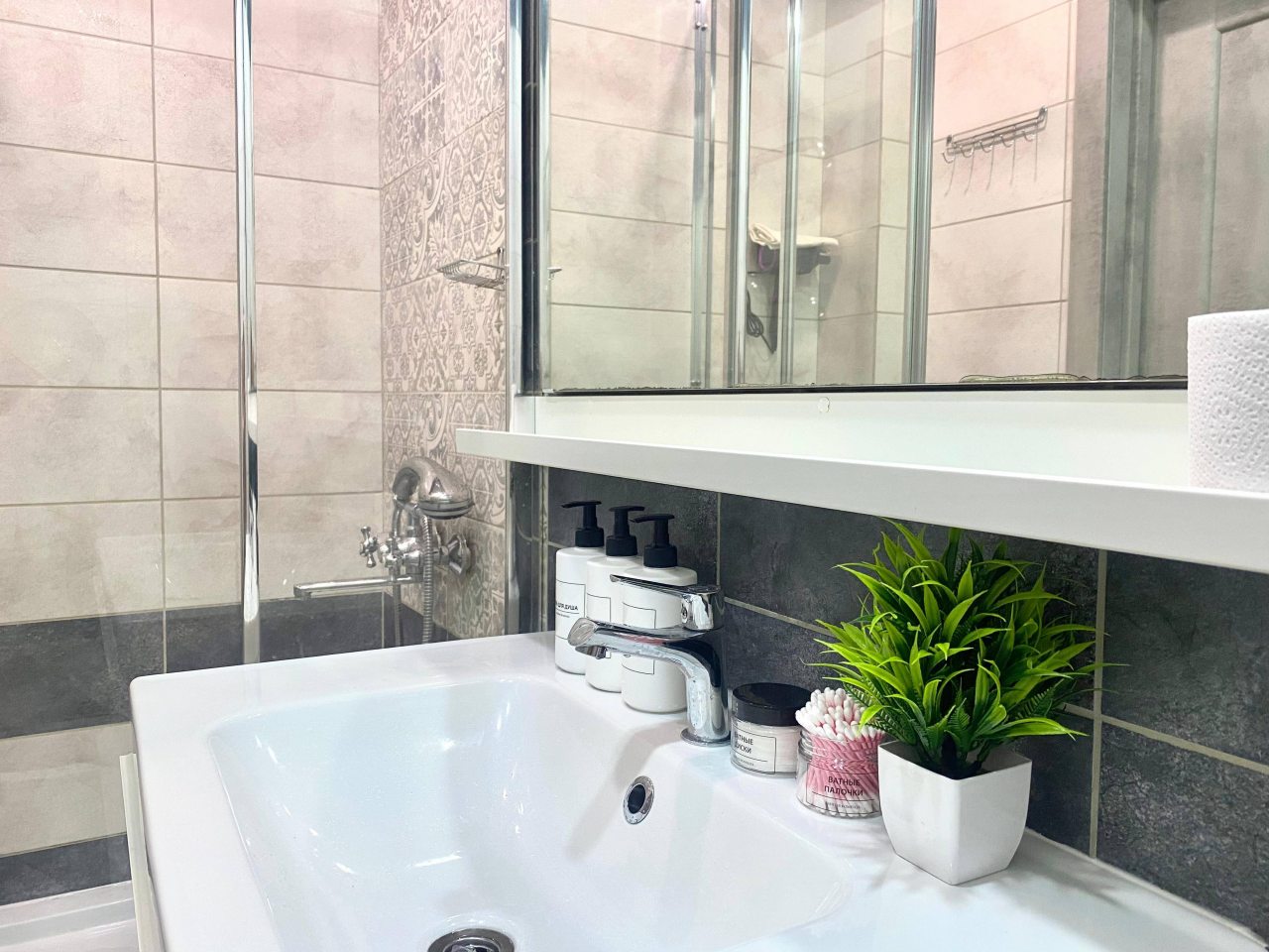 Четырехместный (У Гостиного двора — Liberty Sity Apartments), Апартаменты Liberty Sity Apartments на Революционной 14