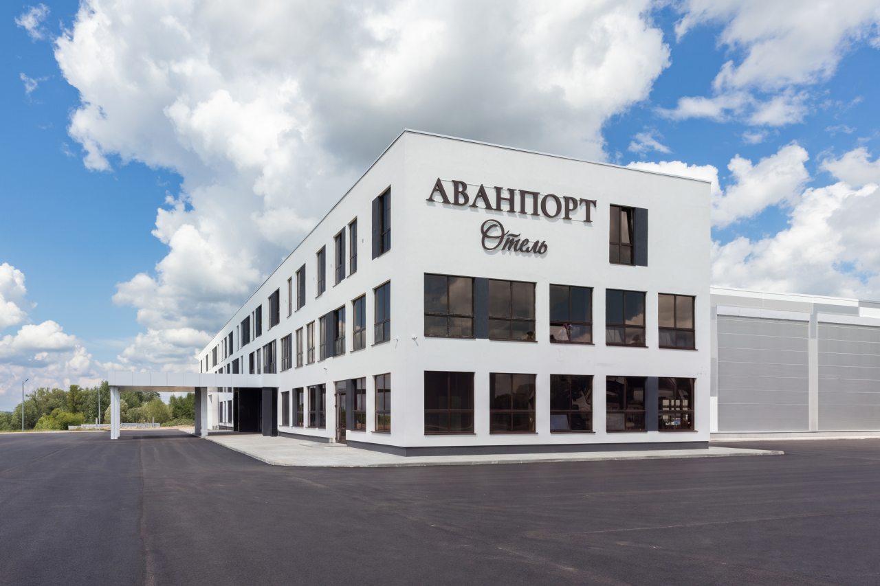 Отель Аванпорт, Бор