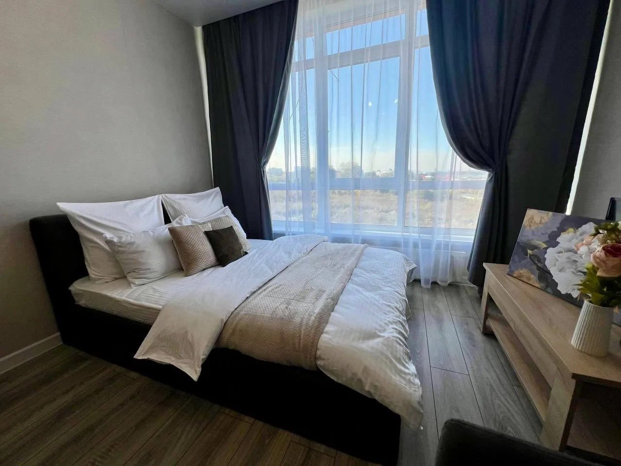 Двуспальная кровать