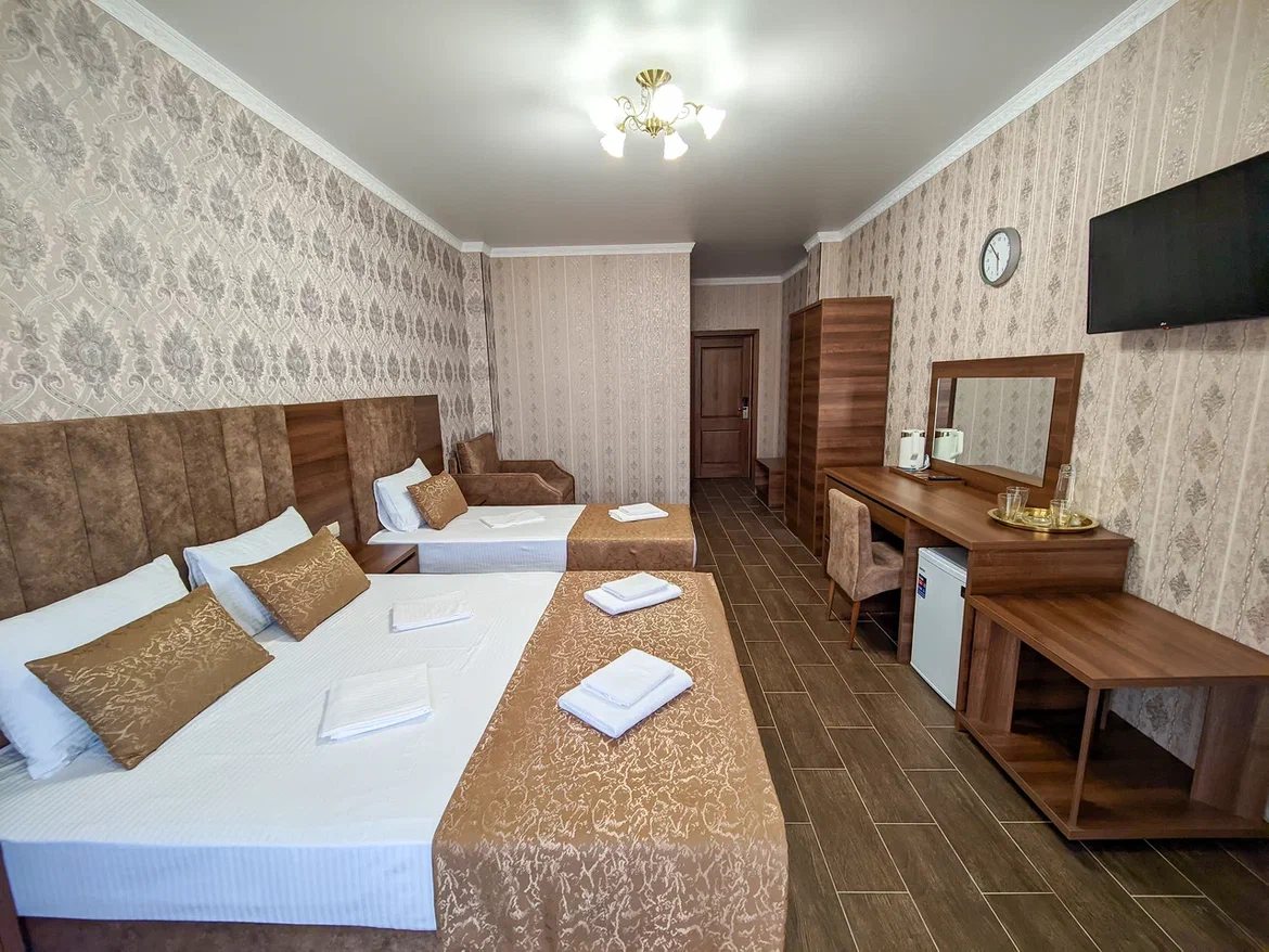 Трёхместный и более (Стандартный 3-х местный номер), Гостевой дом МАНЭ