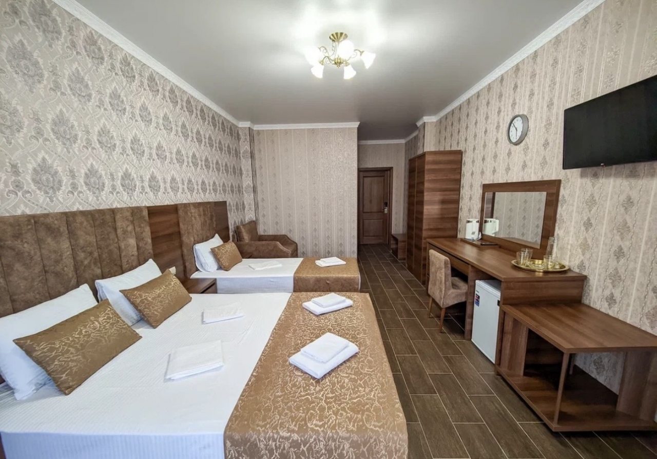Трёхместный и более (Стандартный 3-х местный номер), Гостевой дом МАНЭ