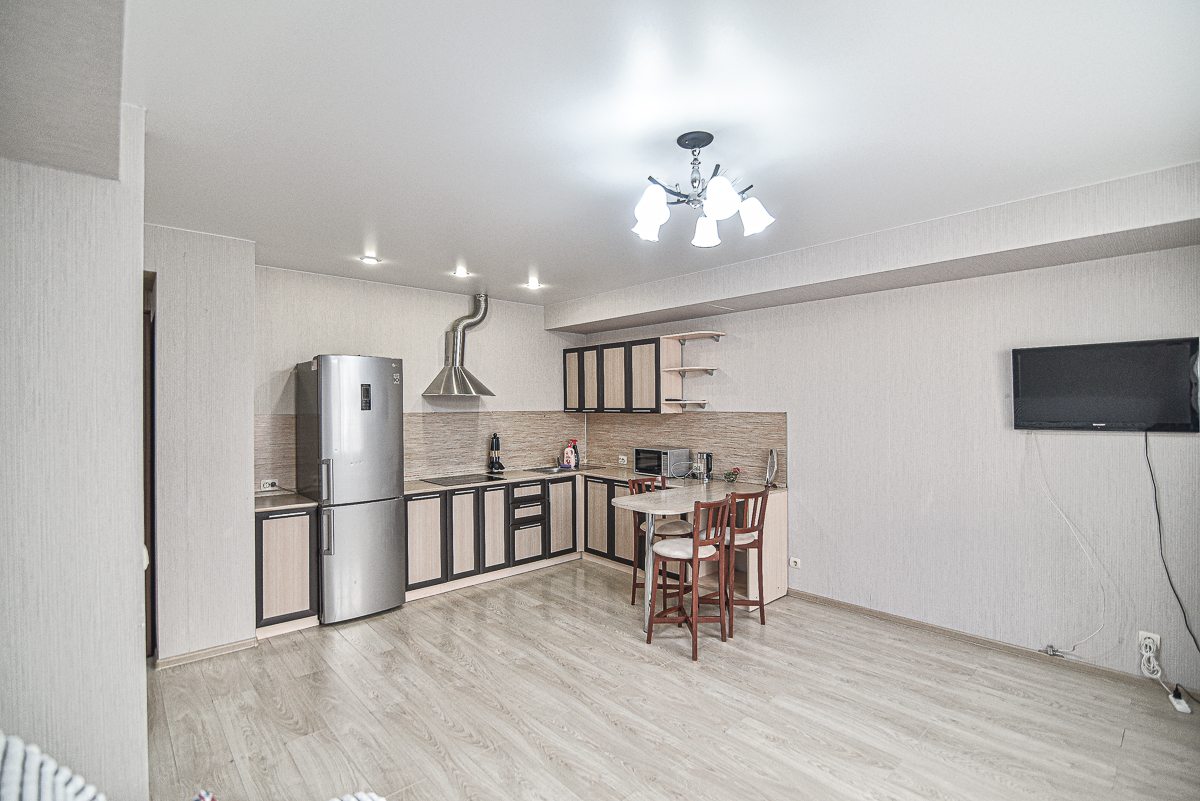 Трёхместный и более (По ул.Комсомольская 373 Б), Апартаменты Евродвушка на юге города
