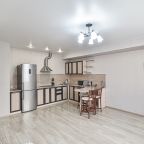 Трёхместный и более (По ул.Комсомольская 373 Б), Апартаменты Евродвушка на юге города