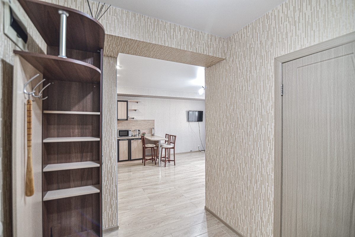 Трёхместный и более (По ул.Комсомольская 373 Б), Апартаменты Евродвушка на юге города