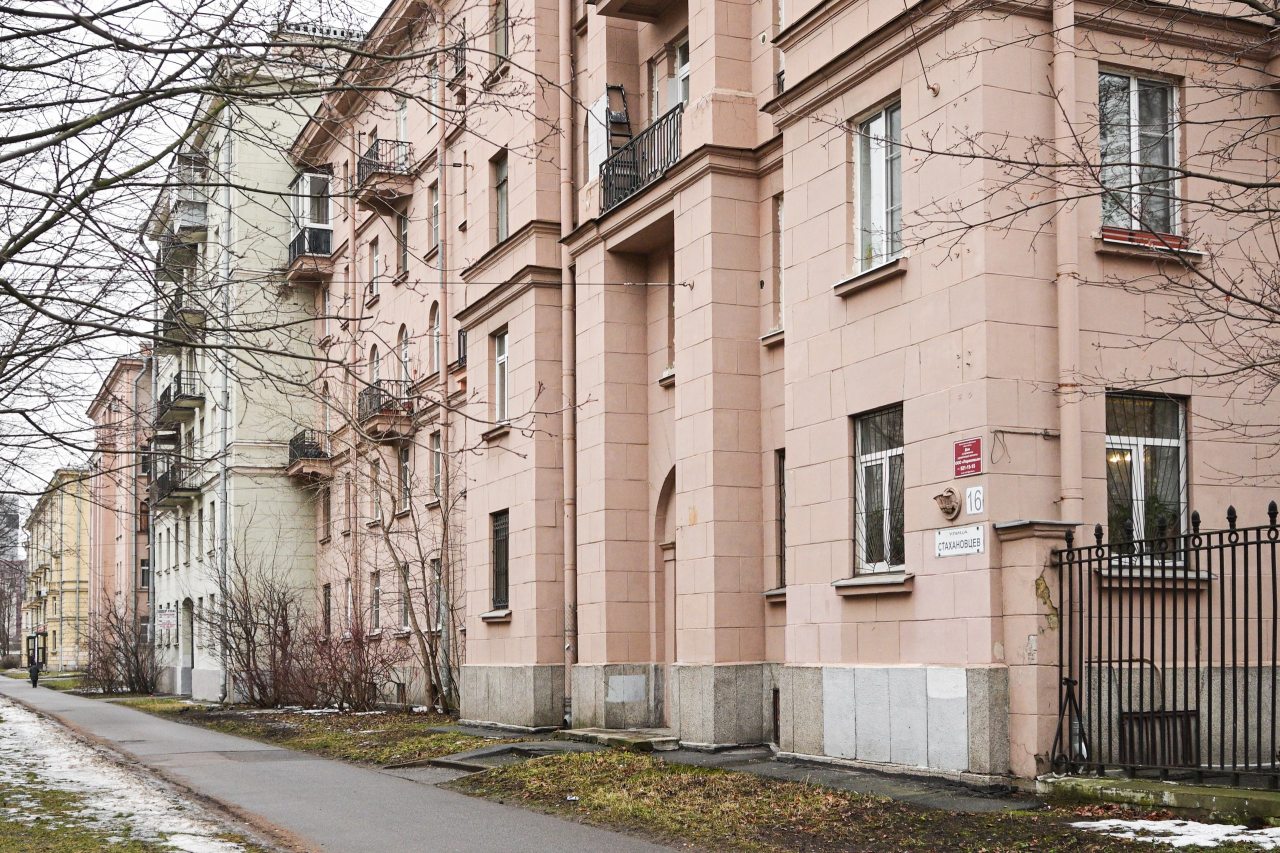 Квартира (В Сталинке у моста Александра Невского), Апартаменты 1912 на Стахановцев
