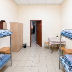 Четырехместный (Спальное место в общем 4-местном мужском номере с окном), Хостел Гарант