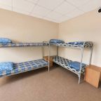 Восьмиместный (Спальное место в общем 8-местном мужском номере с окном), Хостел Гарант