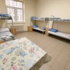 Восьмиместный (Спальное место в общем 8-местном женском номере с окном), Хостел Гарант