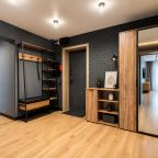 Апартаменты (ApartMari Стильная 3-комнатная квартира в центре Калининграда возле острова Канта), Апартаменты ApartMari на Октябрьской 27