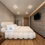 Апартаменты (ApartMari Стильная 3-комнатная квартира в центре Калининграда возле острова Канта), Апартаменты ApartMari на Октябрьской 27