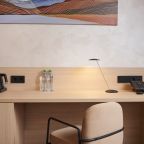 Полулюкс (Полулюкс 5*), Отель Aura City Hotel