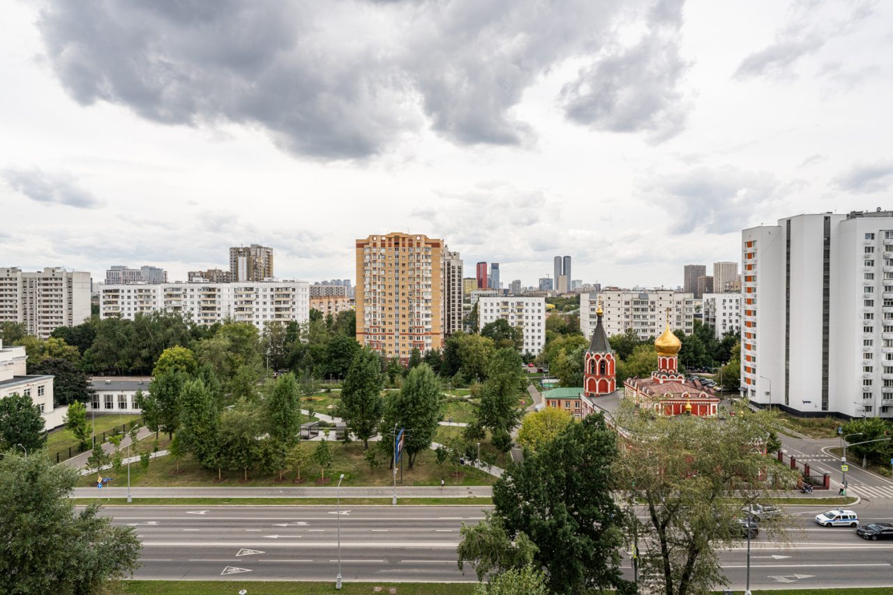 Полулюкс (C видом на церковь), Апартаменты На Шереметьевской