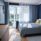 Апартаменты (ApartMari Чудесная квартира в центре Калининграда с вдохновляющим видом на Верхнее озеро), Апартаменты ApartMari на Земельной