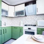 Апартаменты (ApartMari Чудесная квартира в центре Калининграда с вдохновляющим видом на Верхнее озеро), Апартаменты ApartMari на Земельной