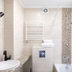 Апартаменты (ApartMari Чудесная квартира в центре Калининграда с вдохновляющим видом на Верхнее озеро), Апартаменты ApartMari на Земельной
