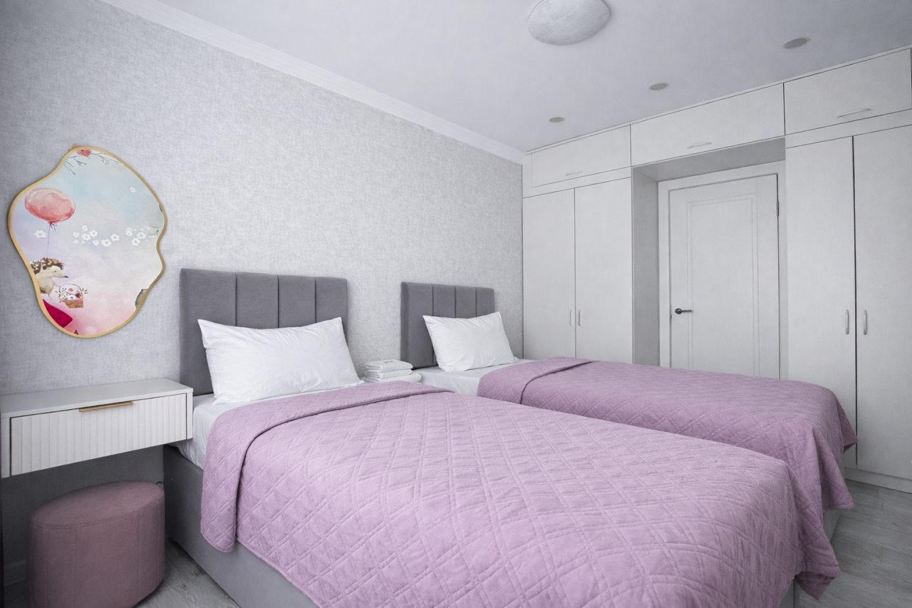 Апартаменты (ApartMari Шикарная 3-комнатная квартира на набережной реки в центре Калининграда), Апартаменты ApartMari на набережной Адмирала Трибуца 63