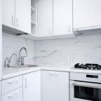 Апартаменты (ApartMari Шикарная 3-комнатная квартира на набережной реки в центре Калининграда), Апартаменты ApartMari на набережной Адмирала Трибуца 63