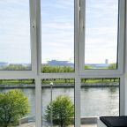 Апартаменты (ApartMari Шикарная 3-комнатная квартира на набережной реки в центре Калининграда), Апартаменты ApartMari на набережной Адмирала Трибуца 63