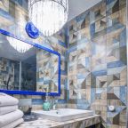 Апартаменты (ApartMari Сказочные апартаменты в центре с шикарным видом на город и Кафедральный собор), Апартаменты ApartMari на Генерала Карбышева 4