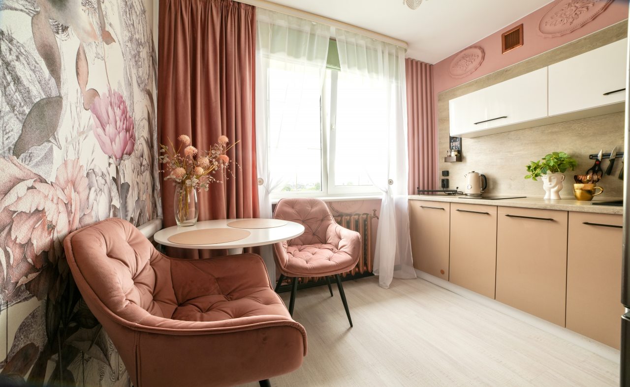 Апартаменты (ApartMari Сказочные апартаменты в центре с шикарным видом на город и Кафедральный собор), Апартаменты ApartMari на Генерала Карбышева 4