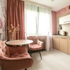 Апартаменты (ApartMari Сказочные апартаменты в центре с шикарным видом на город и Кафедральный собор), Апартаменты ApartMari на Генерала Карбышева 4