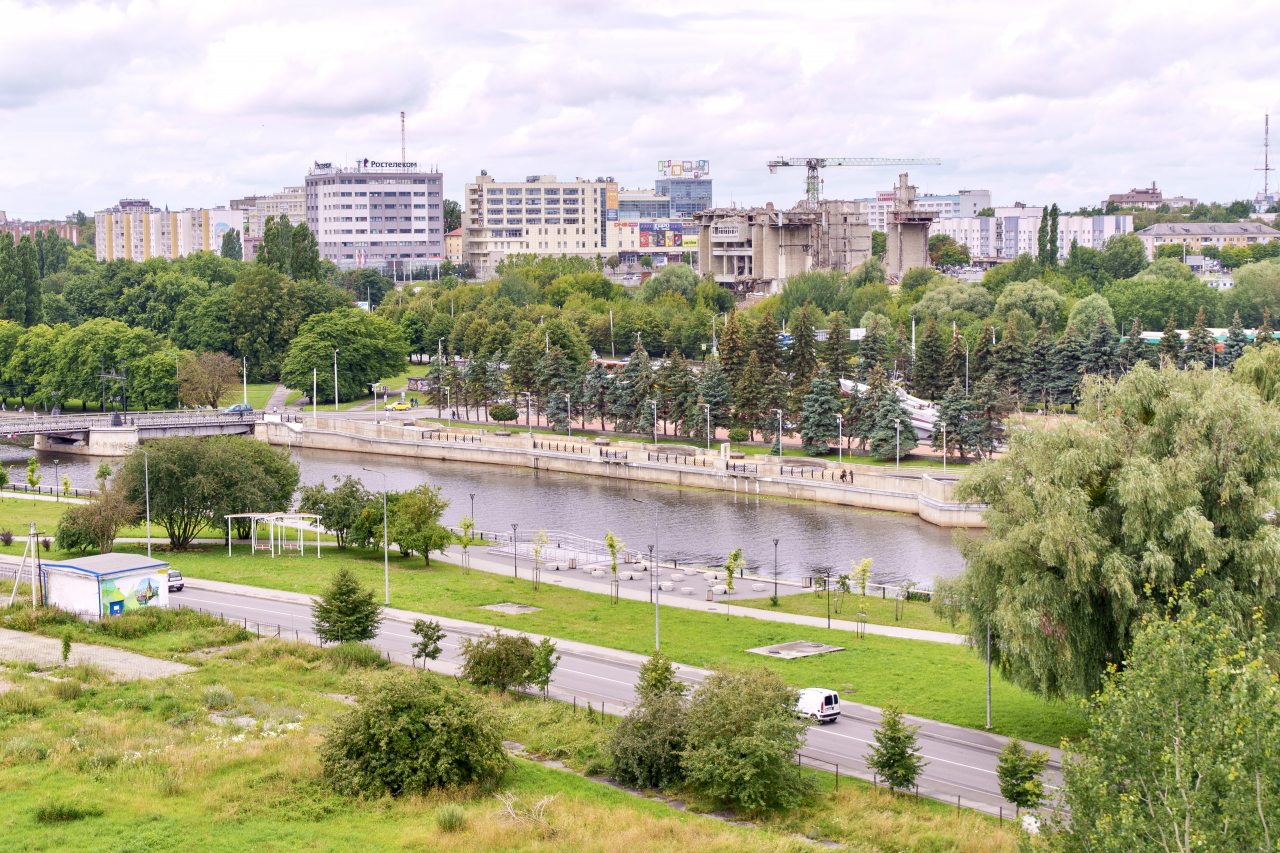 Апартаменты (ApartMari Сказочные апартаменты в центре с шикарным видом на город и Кафедральный собор), Апартаменты ApartMari на Генерала Карбышева 4