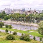 Апартаменты (ApartMari Сказочные апартаменты в центре с шикарным видом на город и Кафедральный собор), Апартаменты ApartMari на Генерала Карбышева 4