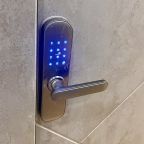 Апартаменты (У реки • потолки 3,2 м • 28 м² • До 3 гостей • Дизайнерский интерьер • Бесконтактное заселение 24/7), Апартаменты По улице Искры 88к3