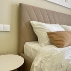 Апартаменты (У реки • потолки 3,2 м • 28 м² • До 3 гостей • Дизайнерский интерьер • Бесконтактное заселение 24/7), Апартаменты По улице Искры 88к3