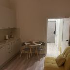 Апартаменты (У реки • потолки 3,2 м • 28 м² • До 3 гостей • Дизайнерский интерьер • Бесконтактное заселение 24/7), Апартаменты По улице Искры 88к3