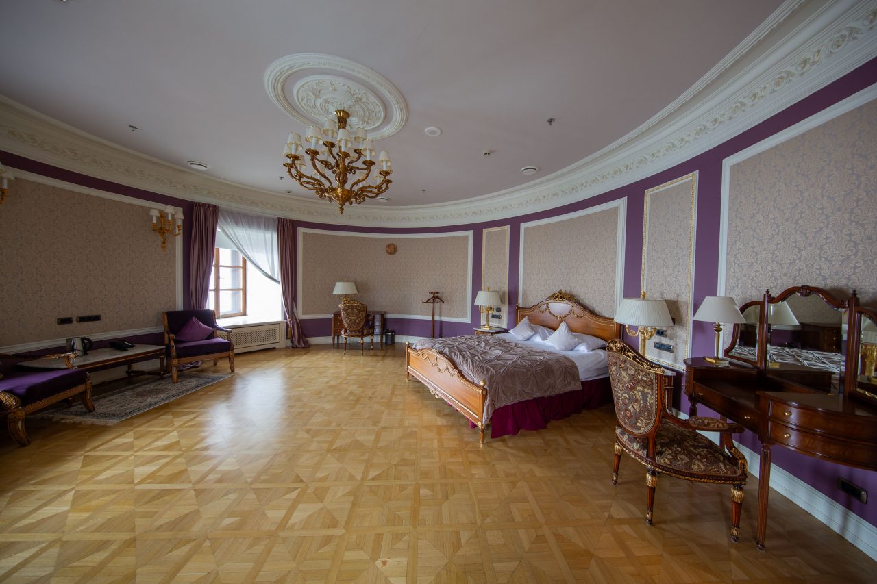 Люкс (Круглый Люкс), Гостиница Манор Чичерина