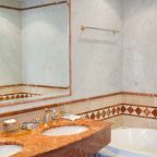 Люкс (Круглый Люкс), Гостиница Манор Чичерина