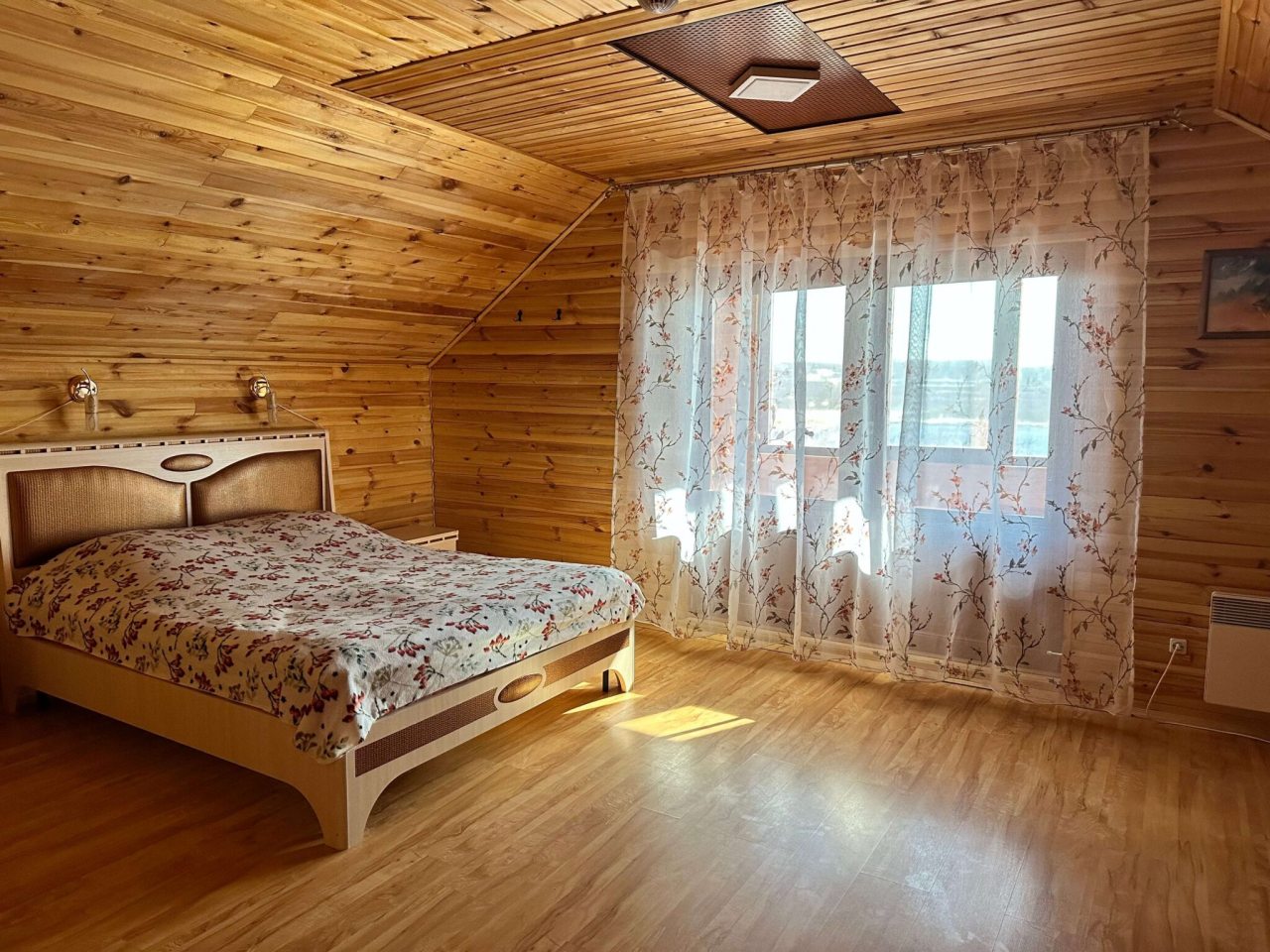 Десятиместный (Коттедж), Коттедж Polar Inn House