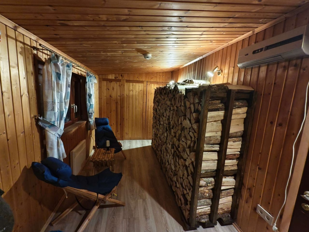 Русская баня на дровах, Коттедж Polar Inn House