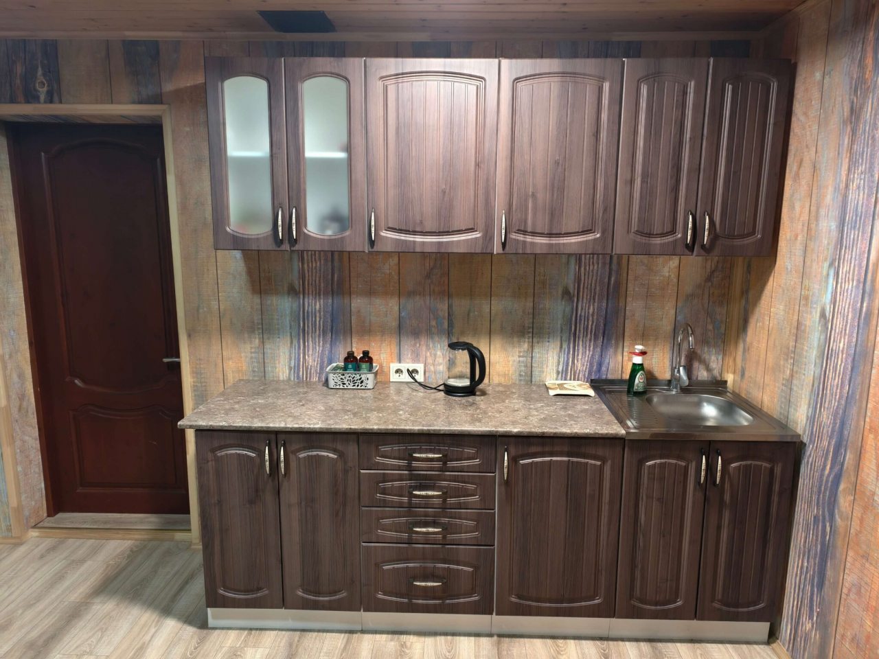 Русская баня на дровах, Коттедж Polar Inn House