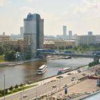 Люкс (C панoрамным видом на цeнтp Mосквы и cудoxoдную aкваторию peки!), Апартаменты Моменты на Краснопресненской набережной