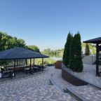 Терраса, Гостиница Статус