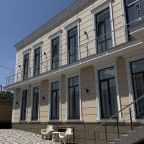 Частная парковка, Гостиница Статус