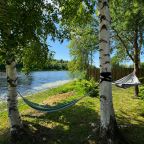 Коттедж (ДОМ «НА ГОРКЕ» У РЕКИ ТУЛОКСА В КАРЕЛИИ), Коттедж У воды